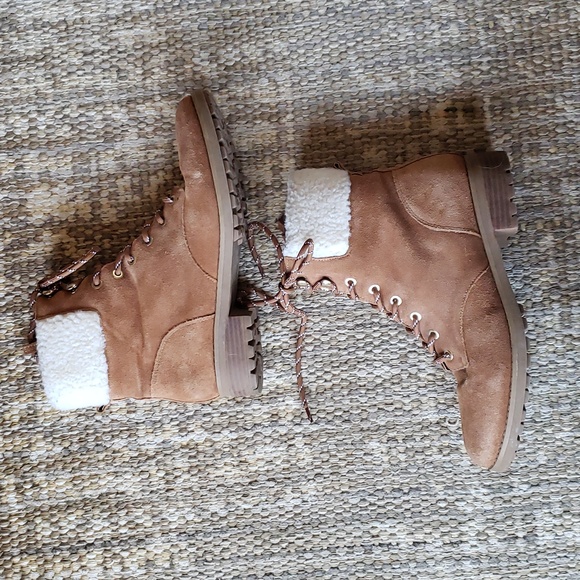 Violet & red suede boots - Picture 5 of 14